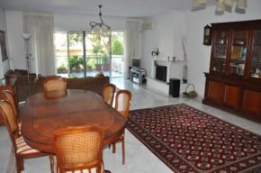 Отель 145 м2 Seaside Appartment  Афины